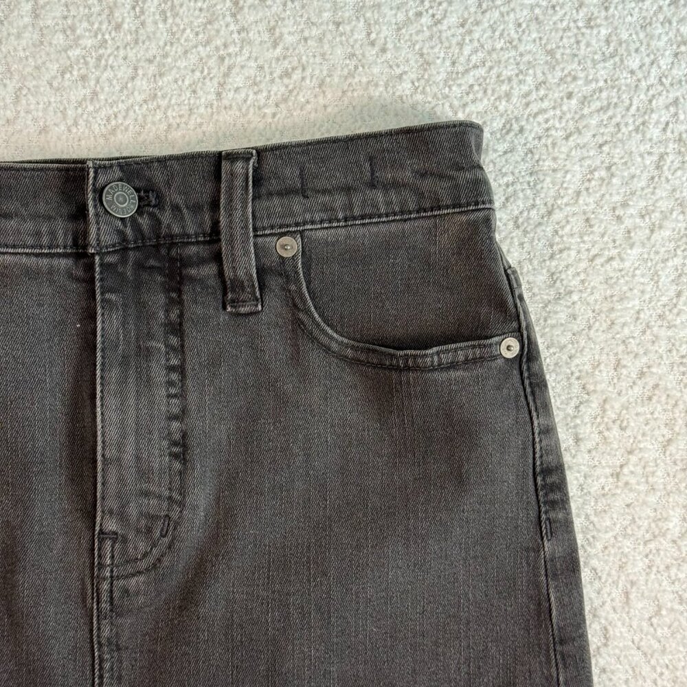 Madewell Stretch Denim Straight Mini Skirt in Ashcraft Wash: Raw-Hemmed 26 - Picture 3 of 10